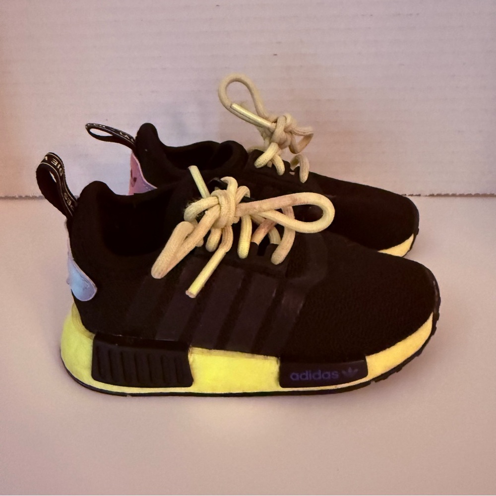 Adidas Black and Yellow Sneakers Modern Athletic Design toddler